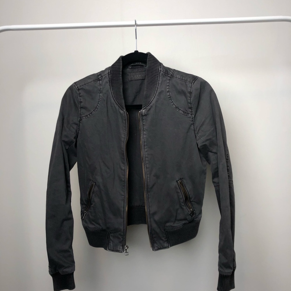 🚫SOLD🚫 Aritzia Talula bomber